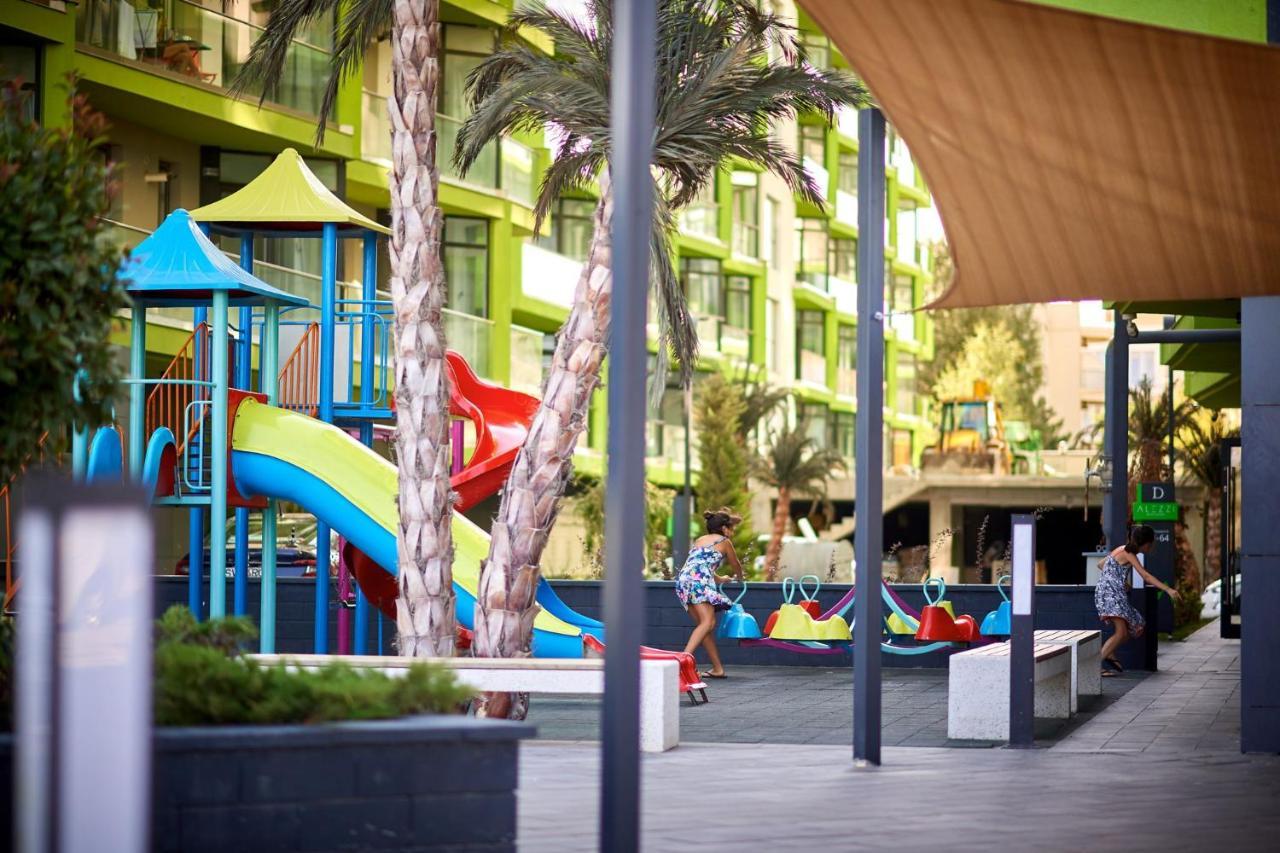 Ace Aparthotel Pool & Spa Mamaia Nord Navodari Bagian luar foto