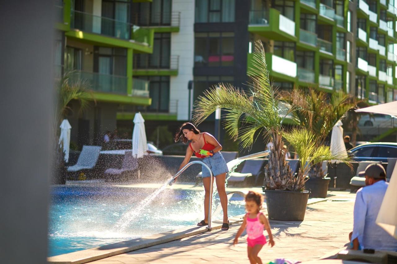 Ace Aparthotel Pool & Spa Mamaia Nord Navodari Bagian luar foto